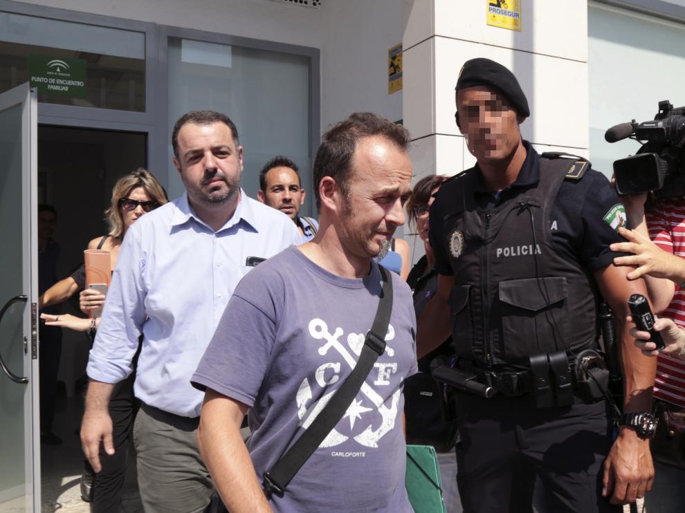 El padre de los niños había ido a recogerlos