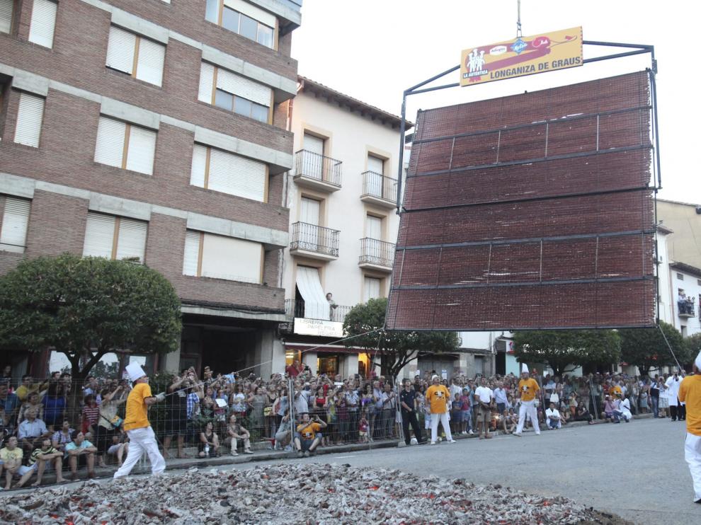 Imagen de archivo de la Fiesta de la Longaniza de 2013, una de las celebraciones festivas más concurridas del verano altoaragonés.