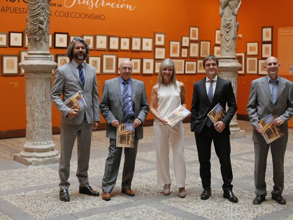 Santiago Martínez, Miguel García, Susana González, Antonio Martínez y Víctor Montuenga, en la presentación del número 62 de la revista 'Economía Aragonesa'.