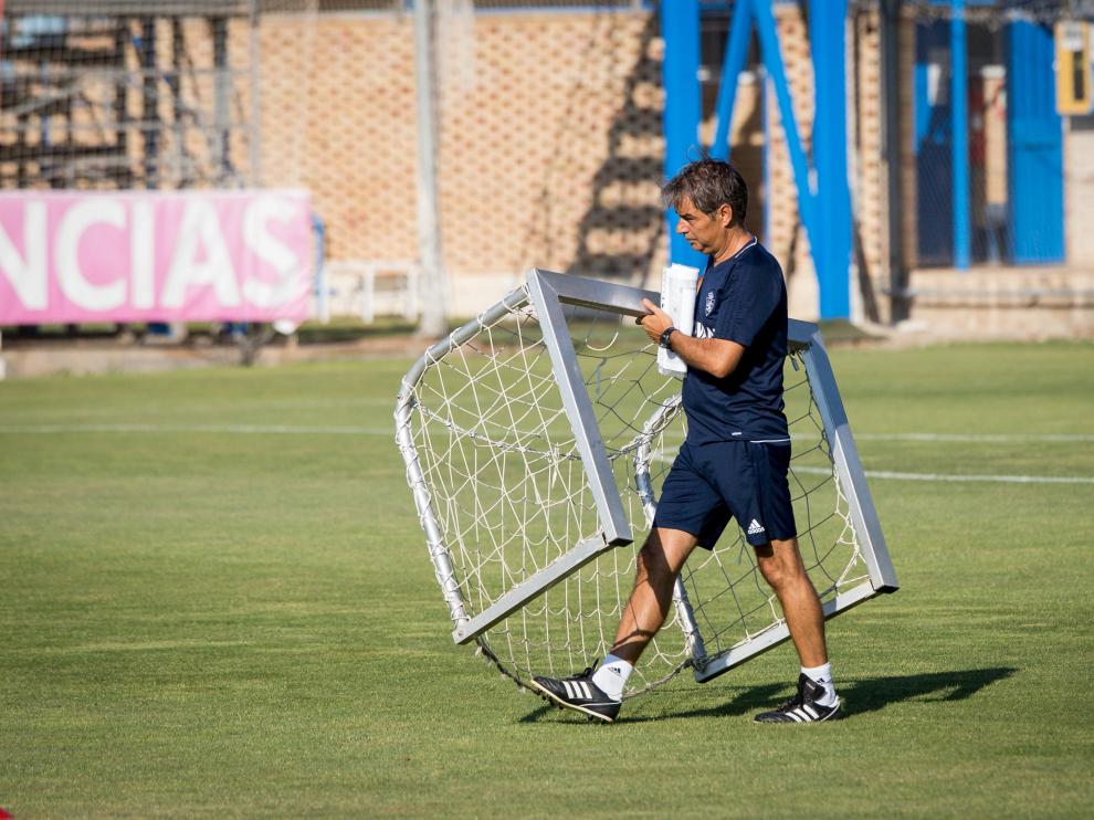 Natxo González, ayer, en el entrenamiento matinal del Real Zaragoza.