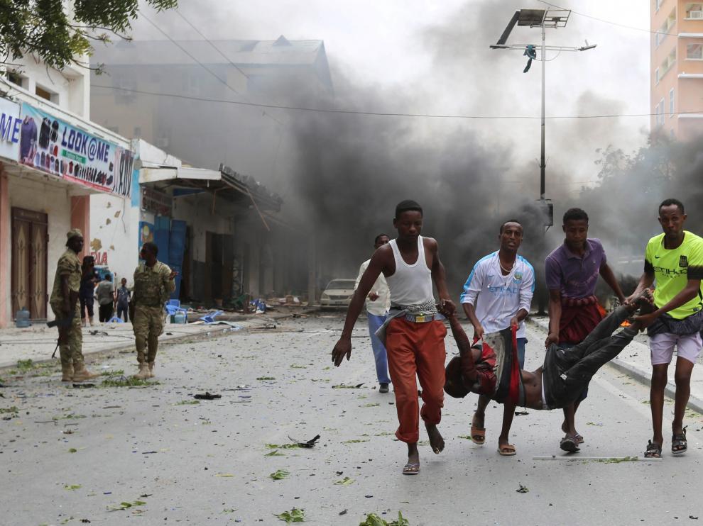 Varios heridos por un coche bomba en Somalia.