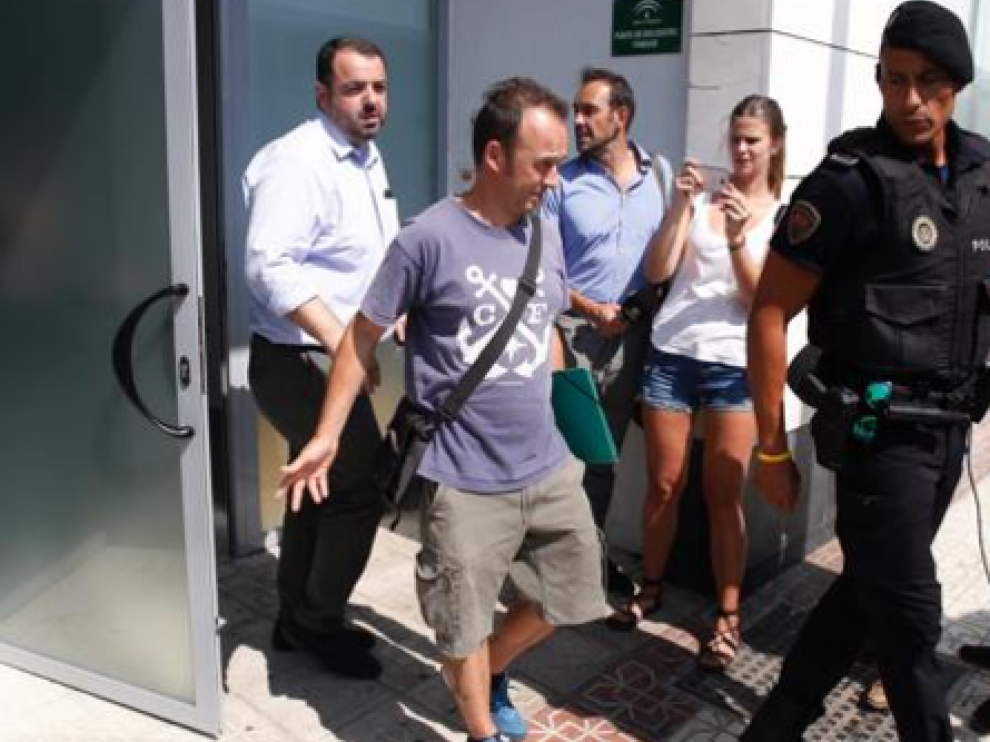 Francesco Arcuri, saliendo el pasado miércoles 26 de julio del Punto de Encuentro Familiar en Granada.