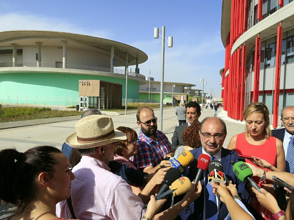 Lambán en su visita a Expo Empresarial.