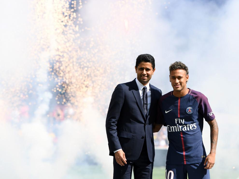 Locura por Neymar en París