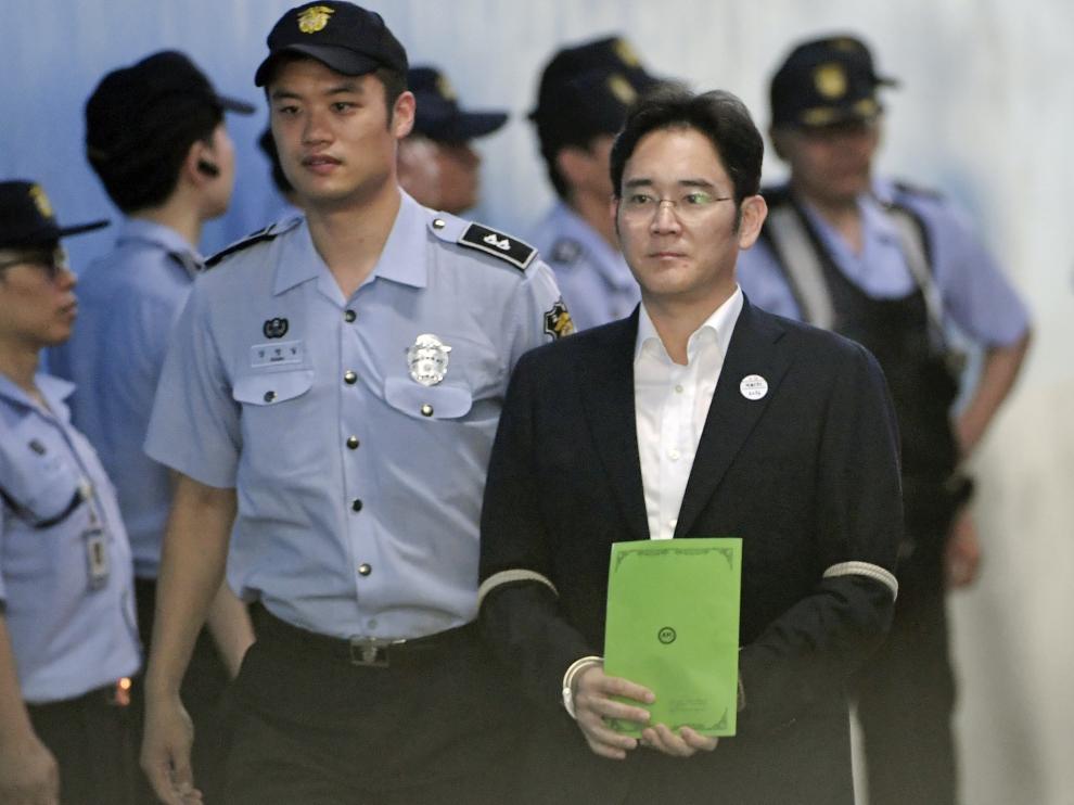 Lee Jae-yong, heredero del grupo Samsung, asiste a la última sesión del juicio