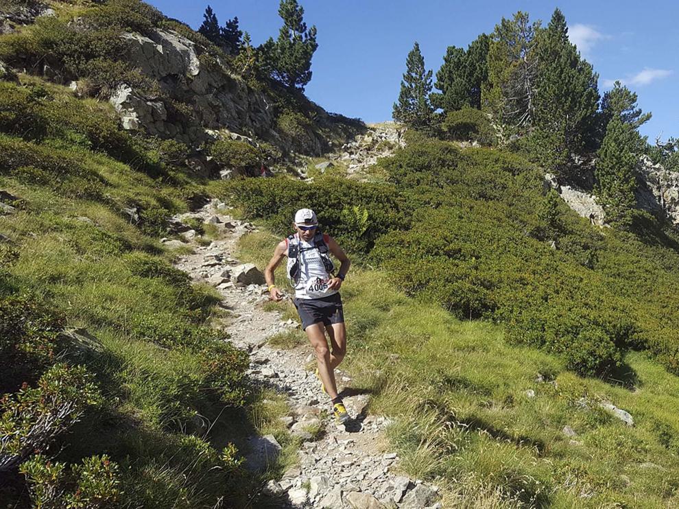 Corredor en la carrera 4K del Trail Valle de Tena.