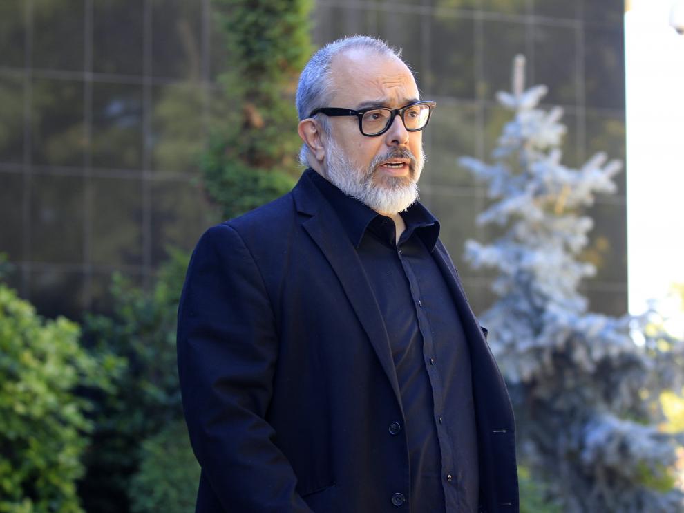 El cineasta Álex de la Iglesia ha elogiado la trayectoria profesional y personal de su musa tras acudir a la capilla ardiente.