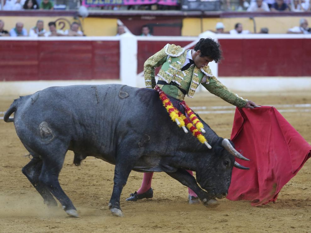 Una corrida en la plaza de toros de Huesca, en una foto de archivo.