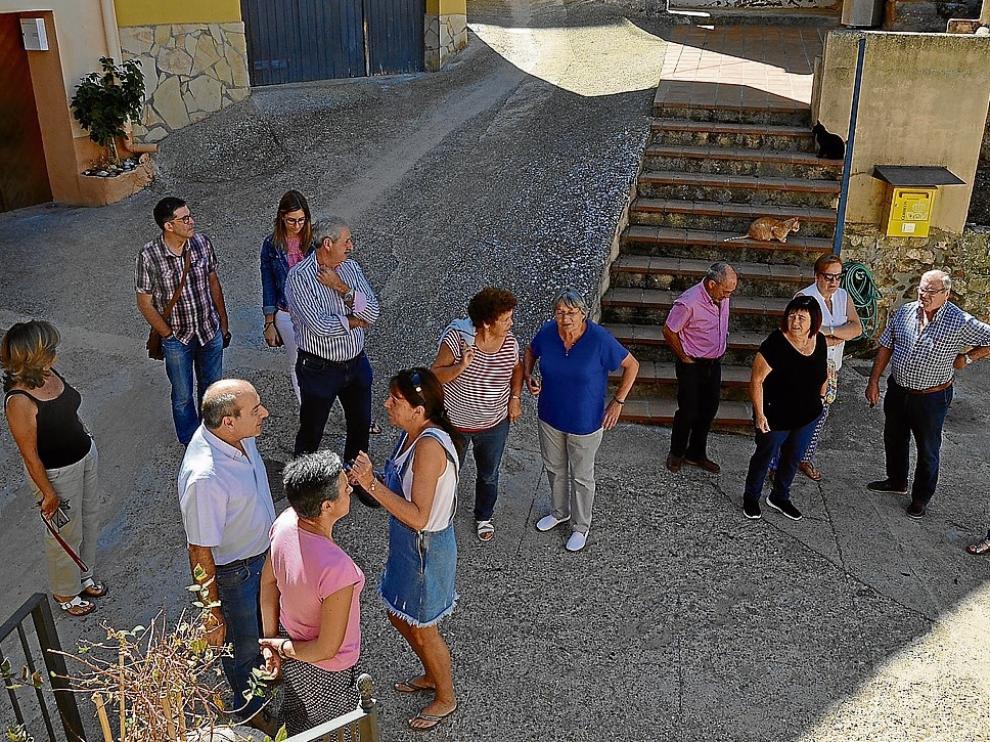 Imagen de vecinos de Olvena el día de la moción de censura que finalmente fracasó.