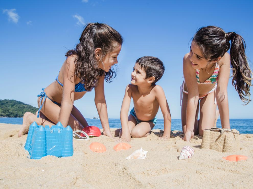 La playa es uno de los destinos vacacionales donde más niños se pierden cada verano.
