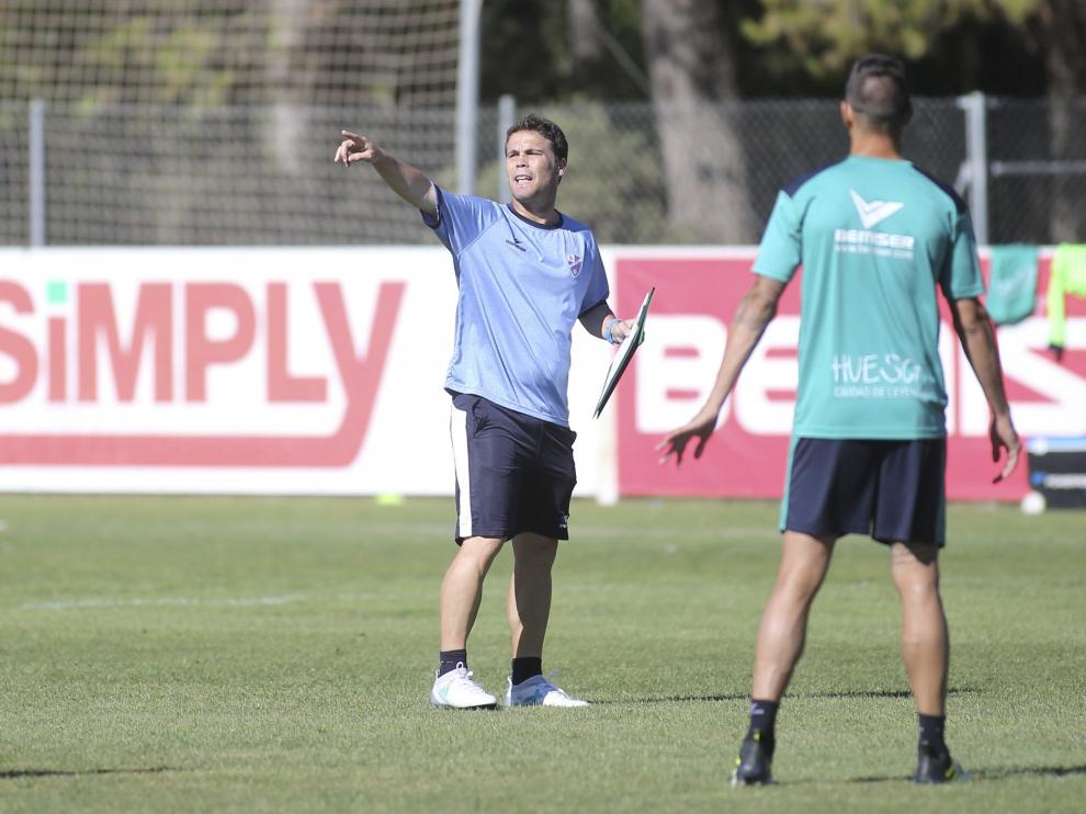 Joan Francesc Ferrer 'Rubi', entrenador del Huesca, dirigirá su primer partido oficial después de los seis amistosos de pretemporada.