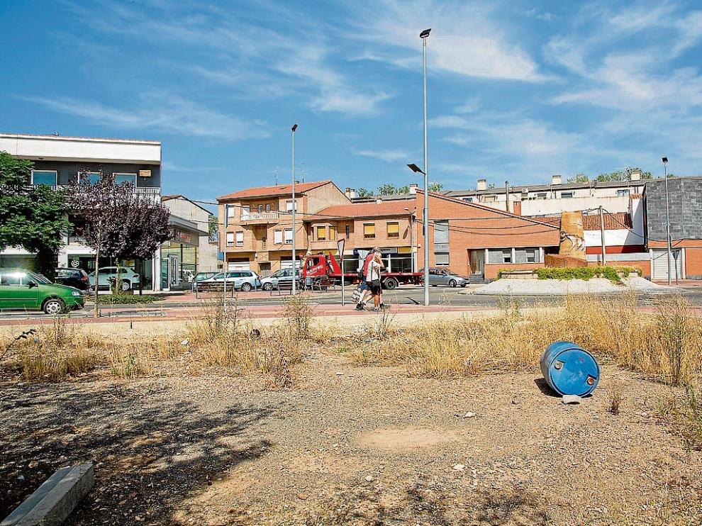 Estado actual del solar en el que el Ayuntamiento prevé levantar el nuevo edificio.