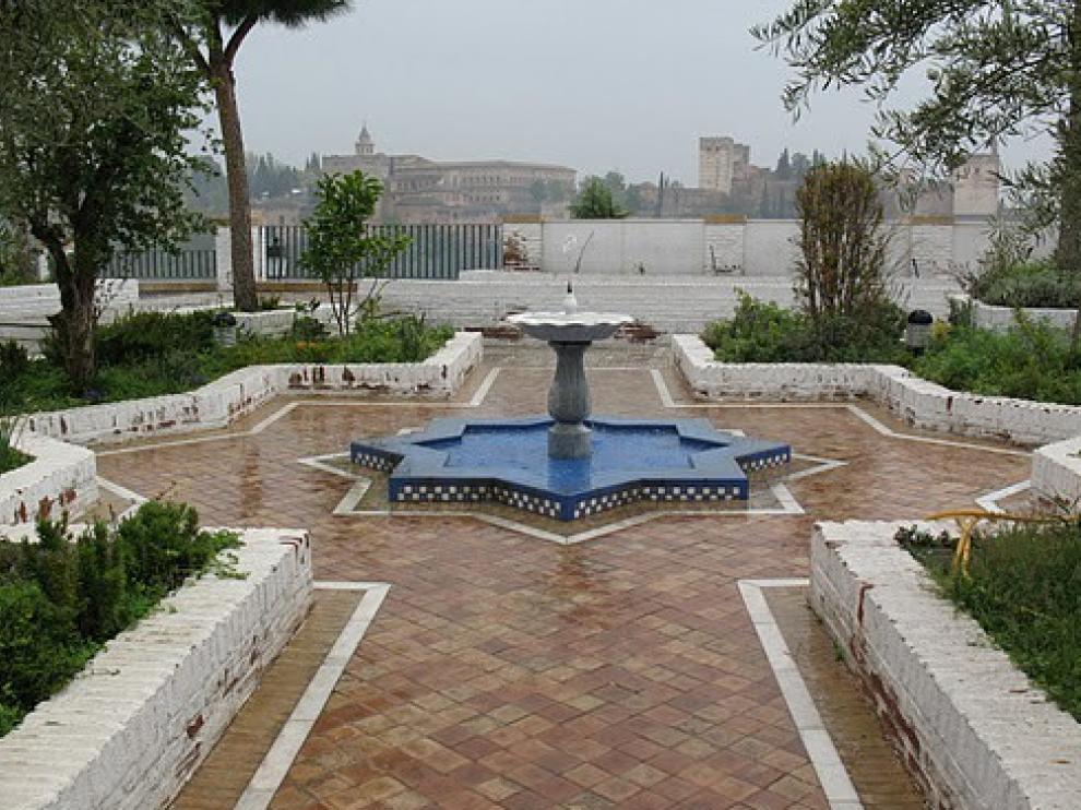 Patio de la mezquita del Albaicín de Granada.