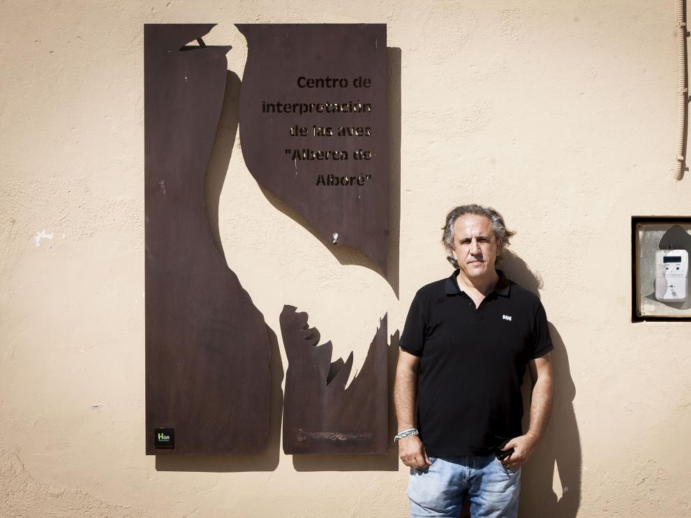 El alcalde Fernando Omiste, en el Centro de Interpretación de la Alberca de Alboré.