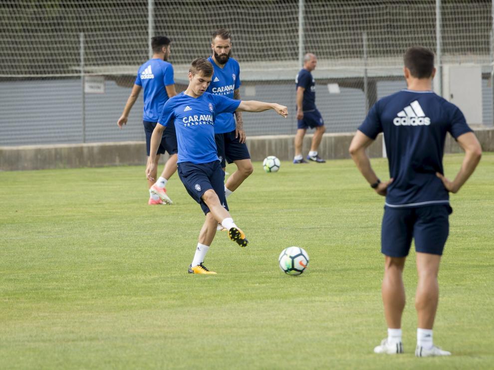 Aleix Febas, durante un entrenamiento del Real Zaragoza.
