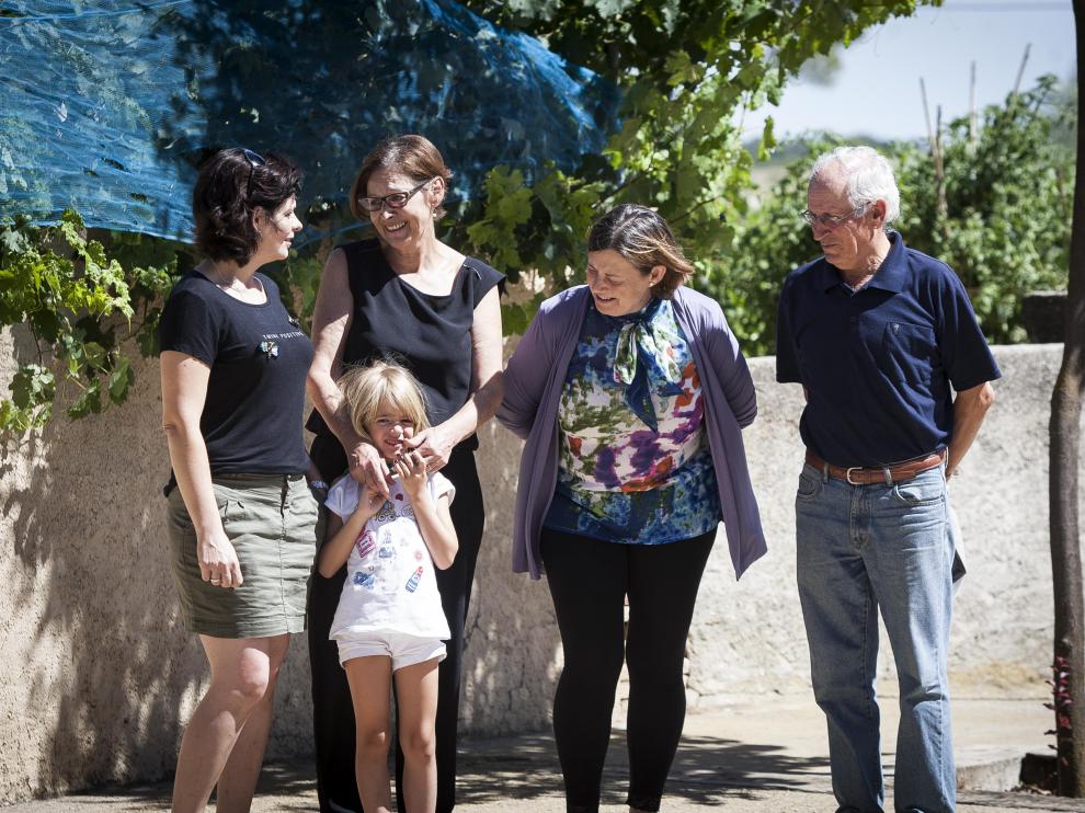 Cristina Ríos, Simonne Sablé (con su nieta), Maite Vidal y Conrado Betrán, en Alerre.