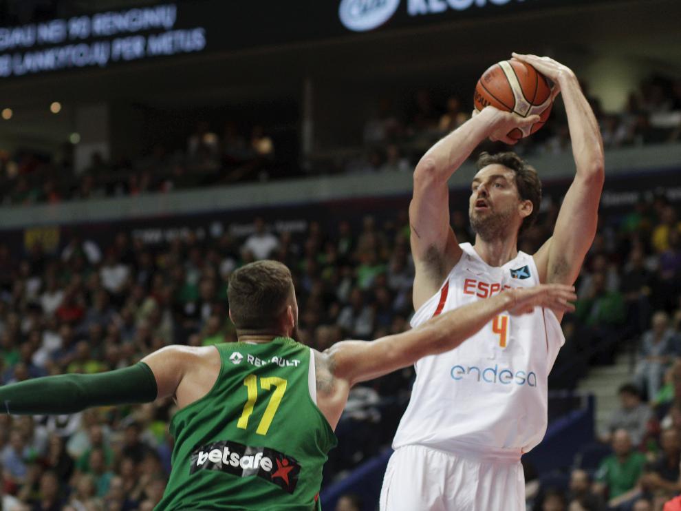 Pau Gasol durante un partido del Eurobasket.