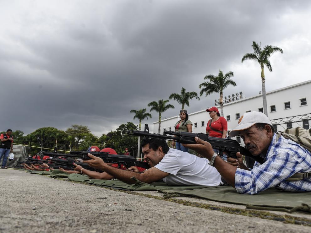Maniobras de defensa entre civiles en Venezuela.