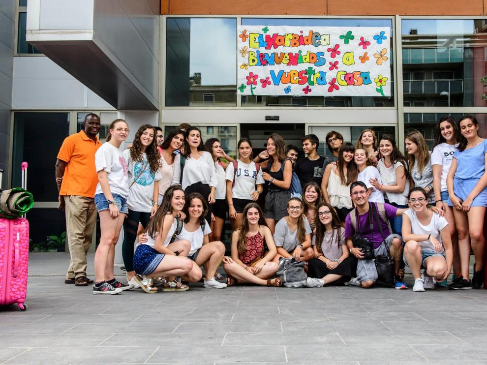 27 jóvenes han pasado este verano colaborando con la labor que Cruz Blanca lleva a cabo en Huesca.