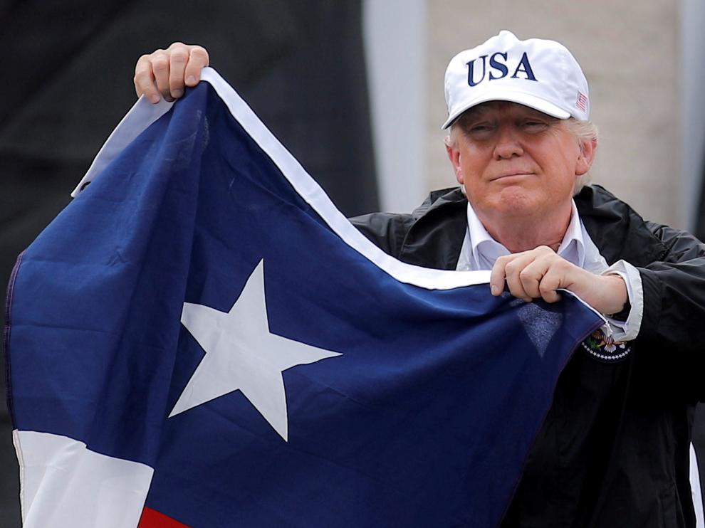 Trump visita Texas tras el paso de Harvey