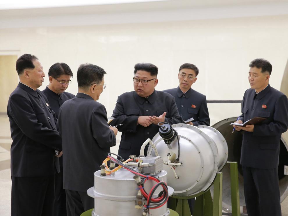 Kim JOng Un visita unas instalaciones nucleares