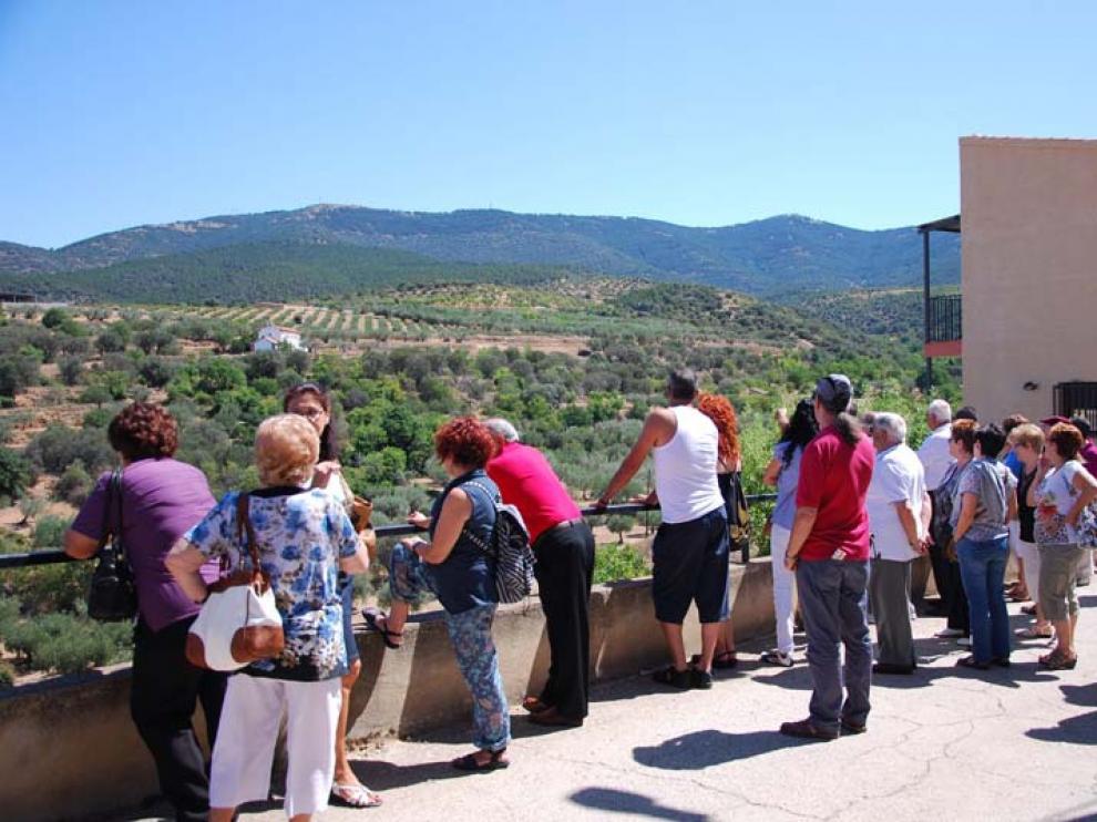 El primer reencuentro congregó a un centenar de personas provenientes la mayoría de Aragón, pero también del resto del España, e incluso de Argentina, Venezuela, Nicaragua y Estados Unidos.