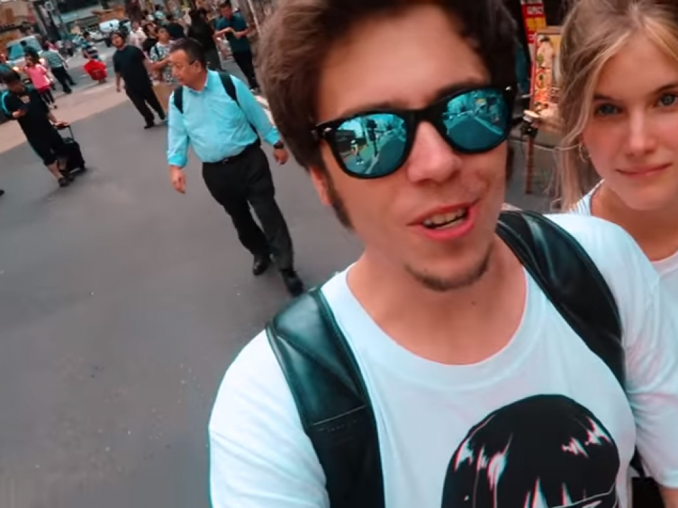 El Rubius alega haber tomado la decisión de presentar a su "señora" porque la última vez que se fue de vacaciones les "estuvieron persiguiendo los 'paparazzi'".