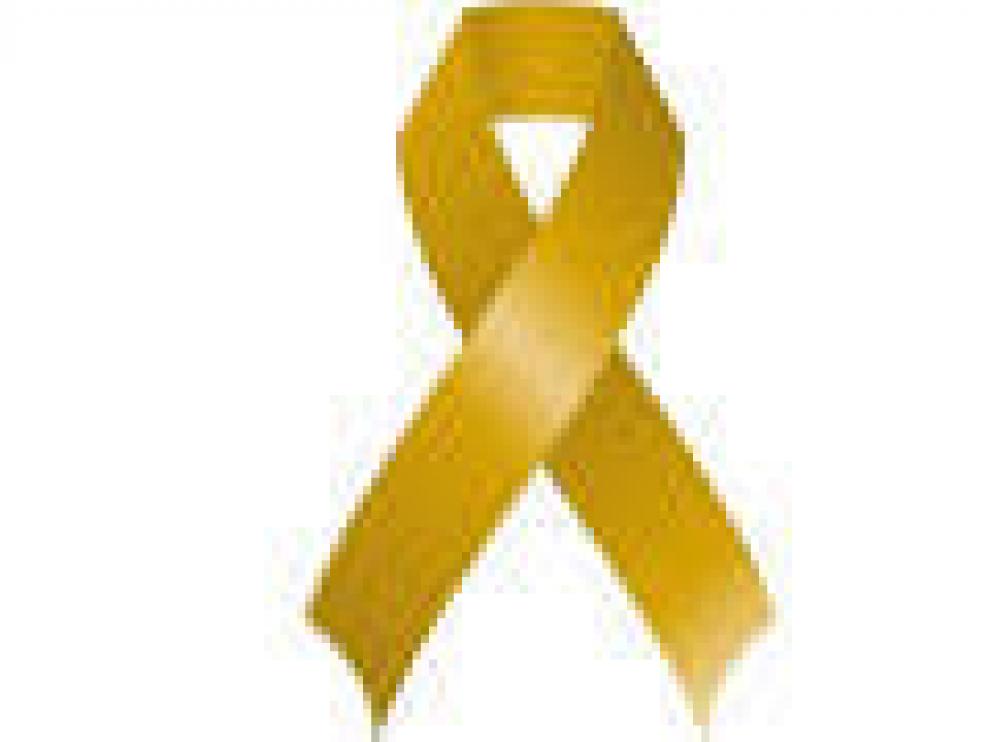 El lazo dorado, símbolo del cáncer infantil con el que dar visibilidad a la problemática a esta enfermedad.