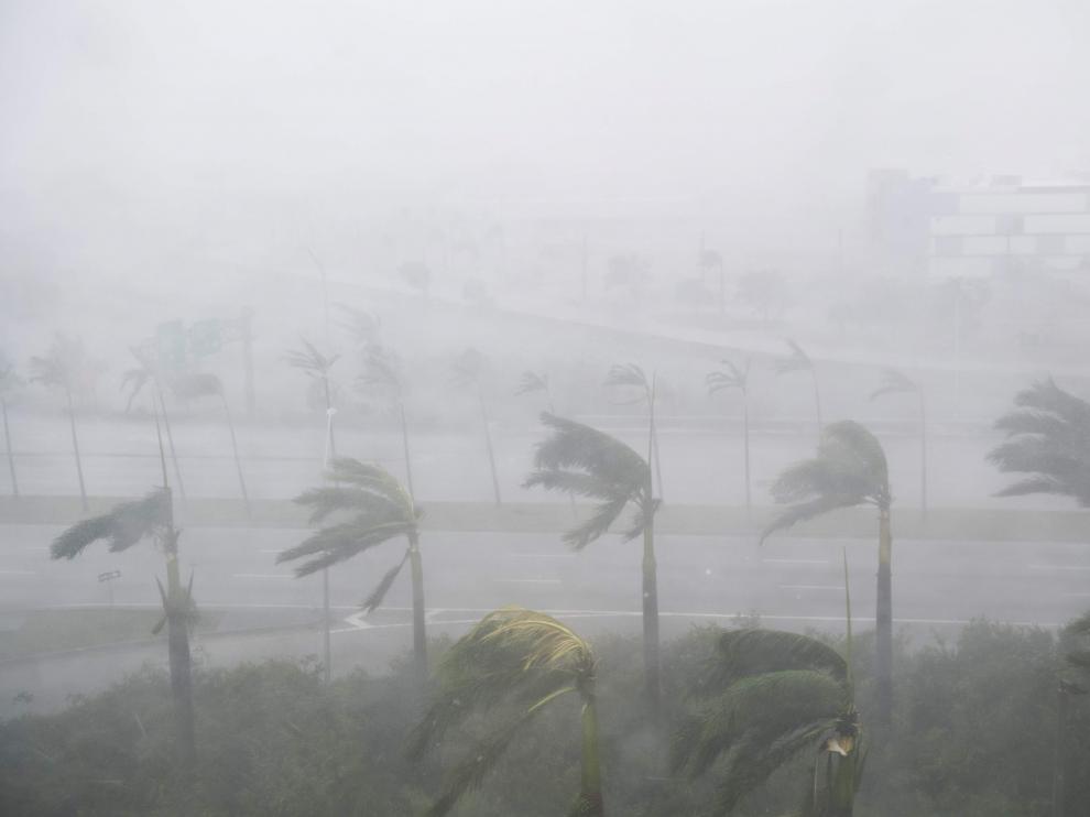 El huracán Irma deja Cuba y llega a Florida