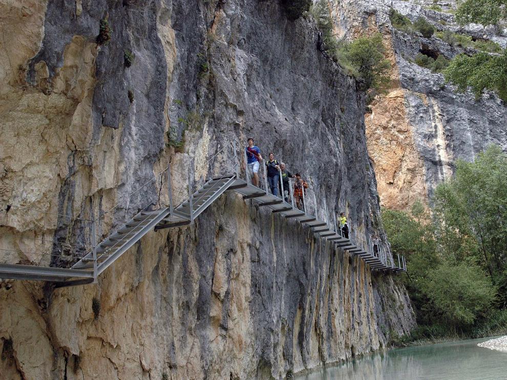 Primer tramo de pasarelas en el cañón del río Vero, en Alquézar.