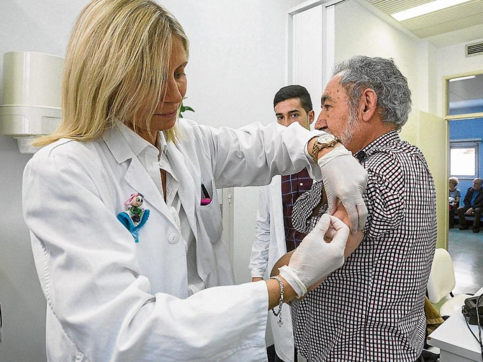 Imagen de archivo de la pasada campaña de vacunación de la gripe.