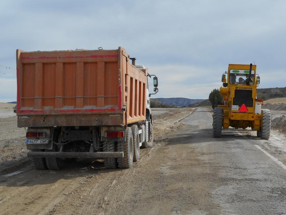 La fase que se acaba de iniciar acondicionará el tramo que discurre entre la intersección con la carretera autonómica A-1104 dentro del casco urbano de Monegrillo y el punto kilométrico 5.