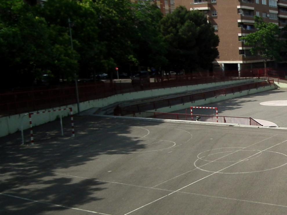 Patio del colegio María Moliner de Zaragoza, que está promoviendo deportes y actividades alternativas.
