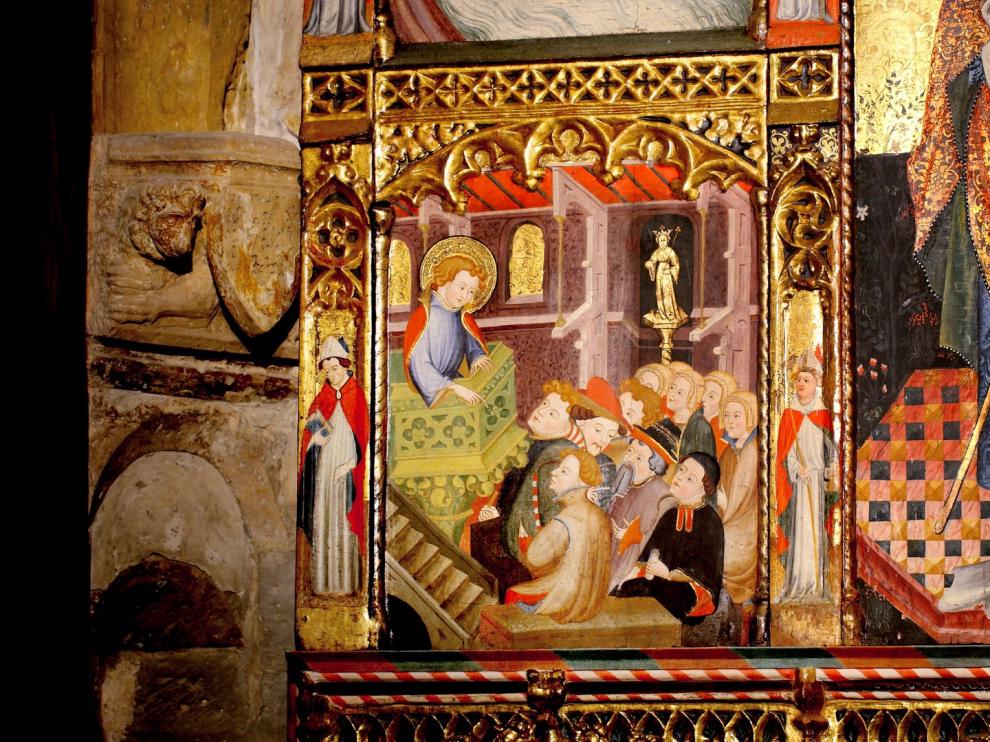 Cuellos altos. Es una de las curiosidades que se relatan ante el retablo de Juan de Leví de la seo turiasonense. En concreto, en la escena de la vida de San Prudencio.