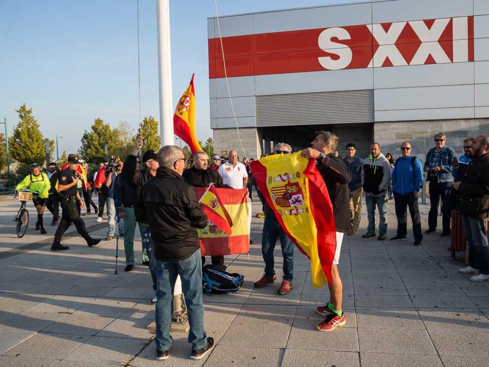 Concentración a las puertas del pabellón Siglo XXI