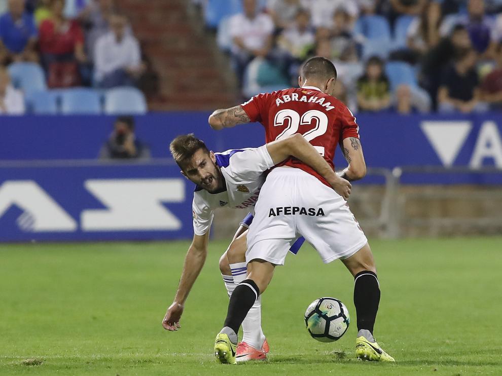 Imágenes del partido entre el Real Zaragoza y el Nástic