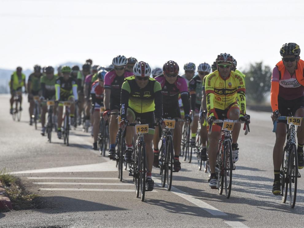 Uno de los pelotones que ayer hizo el recorrido de 60 kilómetros.