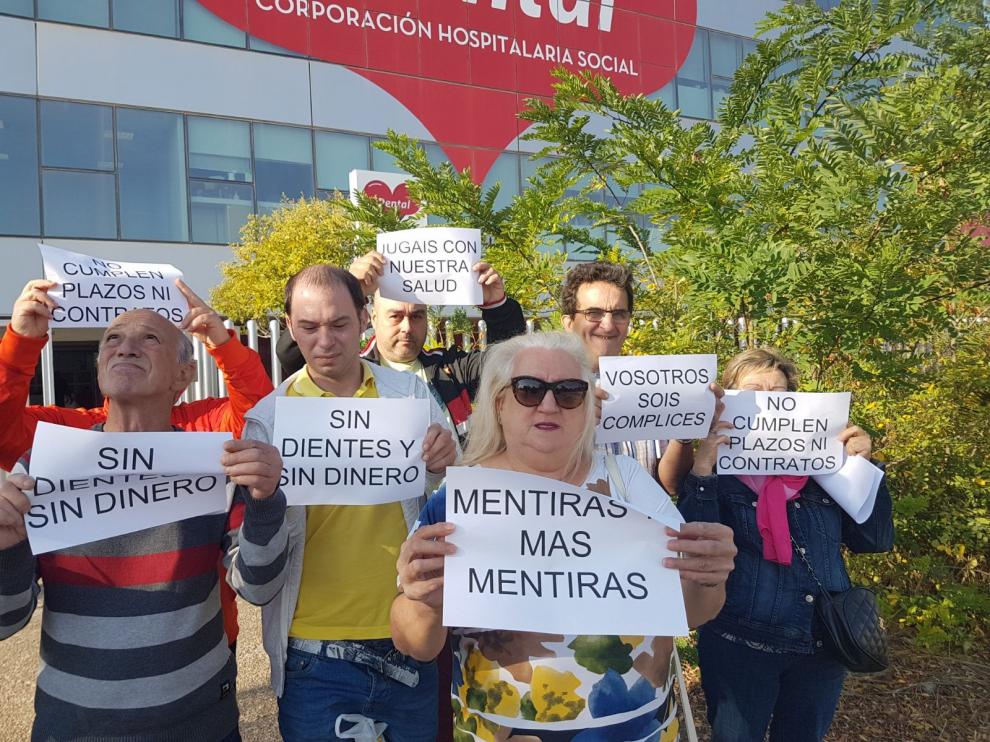 Inicio de las protestas de clientes de iDental en Zaragoza, en 2017.