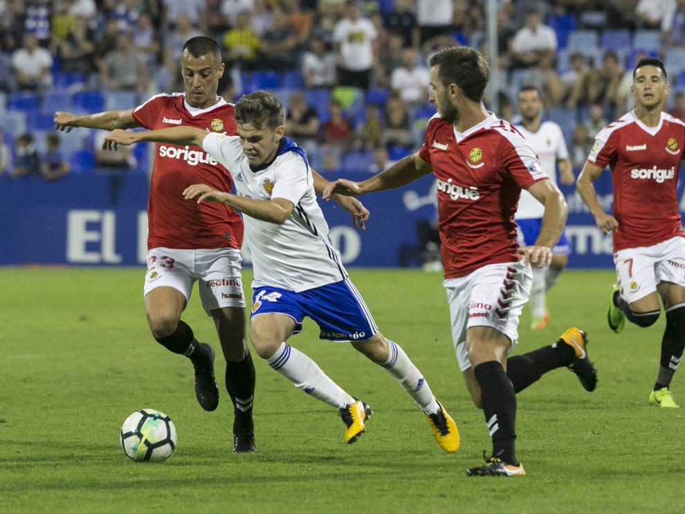 Febas, en acción durante el partido ante el Nástic.