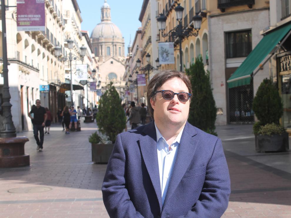 Pablo Pineda visitó este miércoles la capital aragonesa para hablar de la "diversidad sin etiquetas".