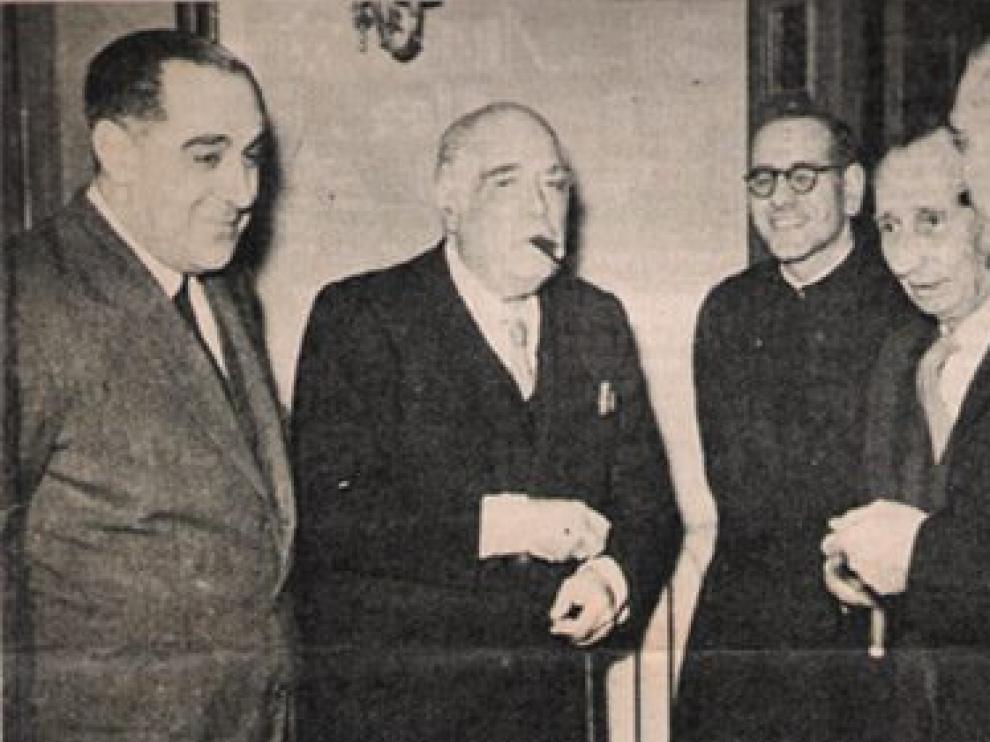 Castro y Calvo (a la izquierda), con Eugenio d'Ors, en 1953.