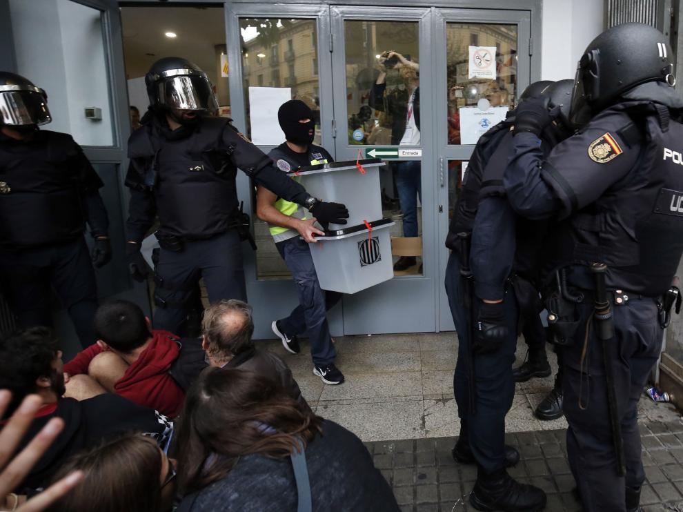 Referéndum ilegal en Cataluña
