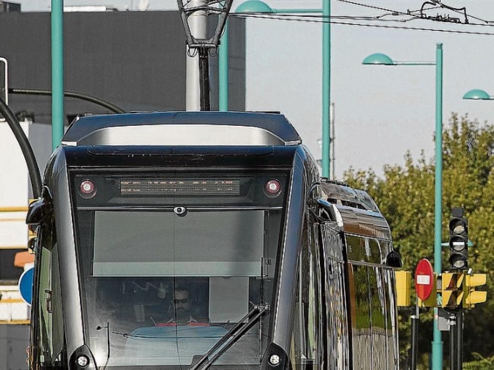 La nota que dan los usuarios al tranvía de Zaragoza sigue subiendo
