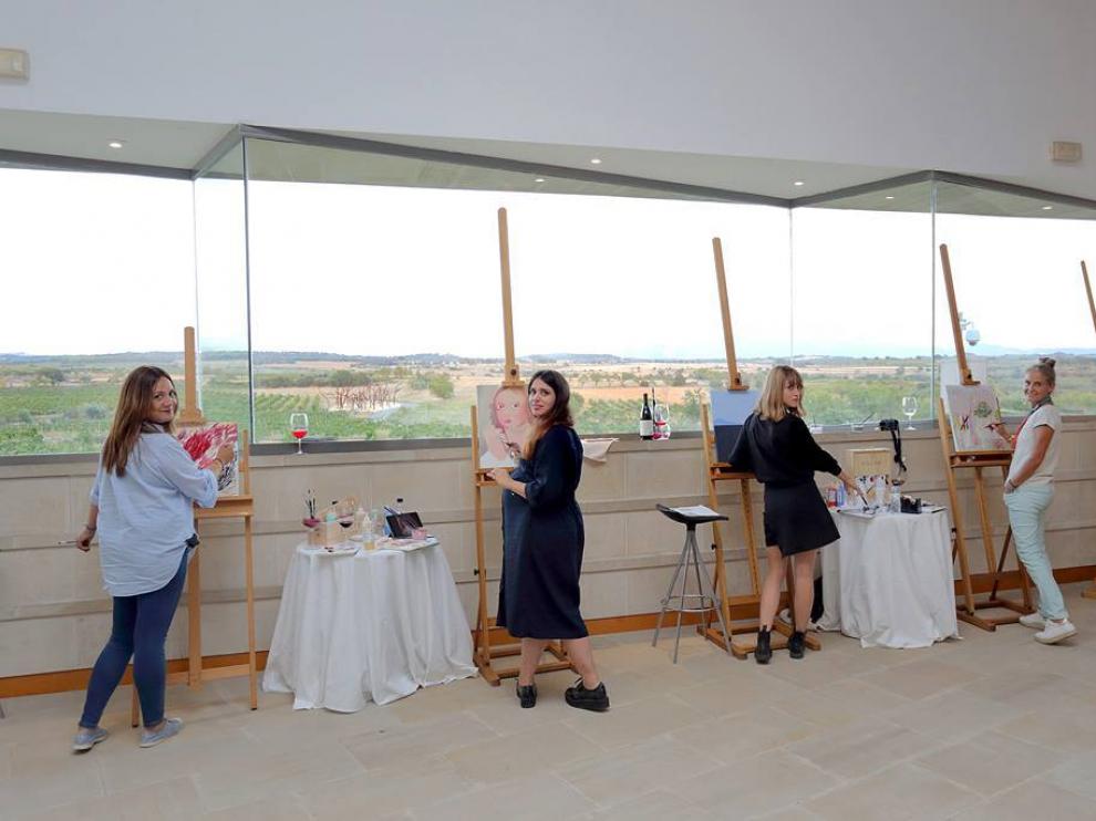 Diferentes artistas participaron en la presentación del concurso, en el mirador de las bodegas.