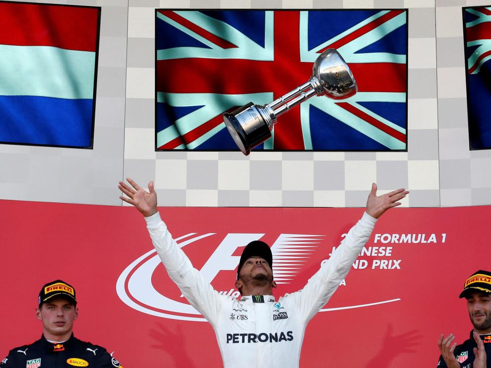 Hamilton asesta un golpe al Mundial tras el abandono de Vettel; Alonso, undécimo