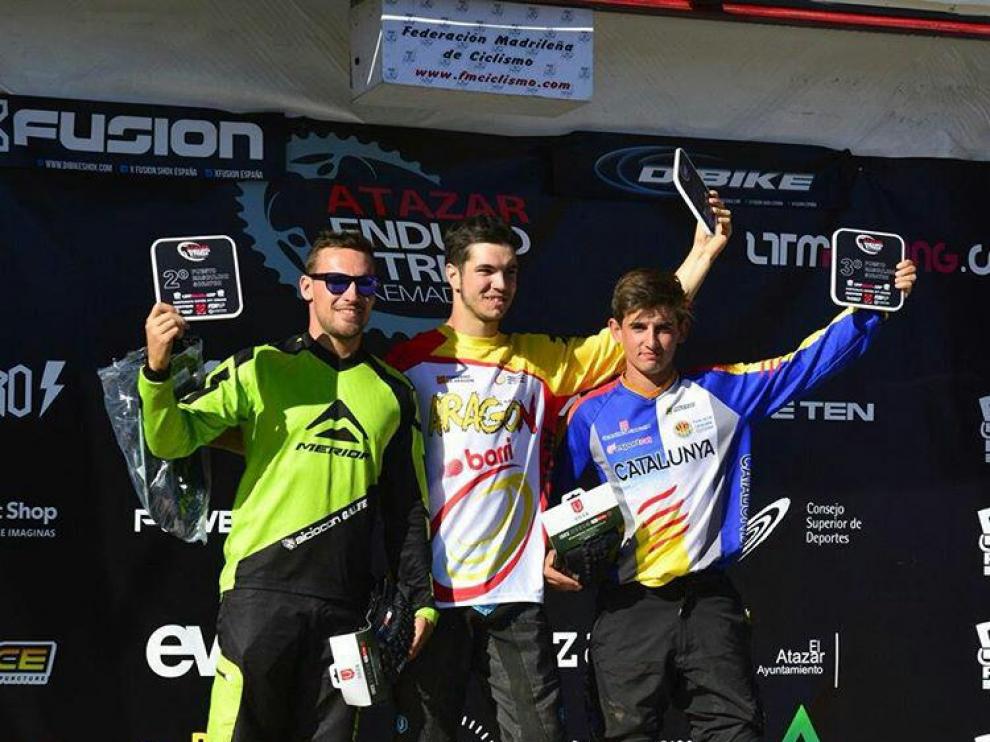 Podio del Campeonato de España Absoluto, con Gabi Torralba en el centro