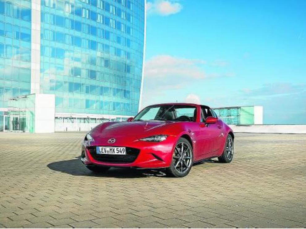El MX-5, 'roadster' biplaza y uno de los emblemas de la actual gama del fabricante japonés.
