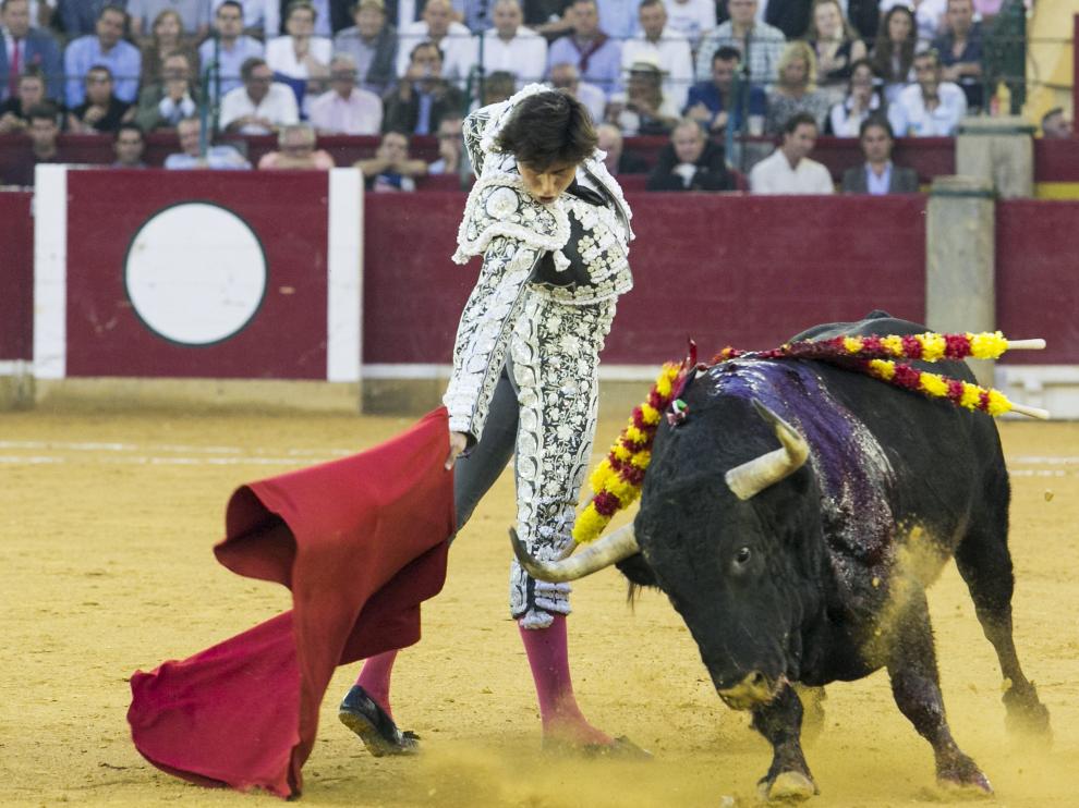 Derechazo de Roca Rey en la pasada Feria del Pilar.