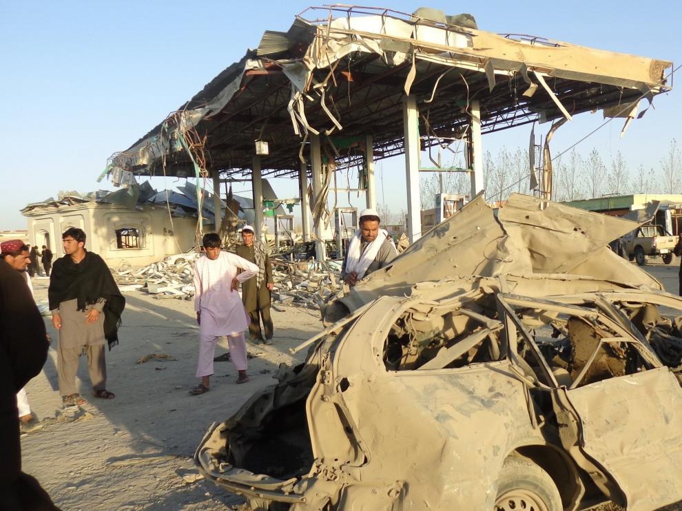 Daños causados por uno de los ataques bomba a mano de los talibanes en un puesto policial en Paktia