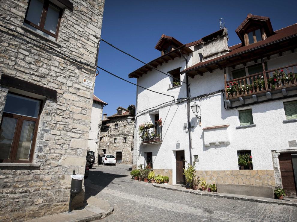 Calle de Aragües del Puerto